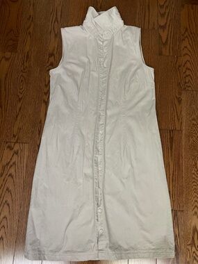 Stylish sleeveless khaki jacket